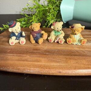 Lot of 4 Resin Teddy Bear Figurines Old Fashioned Miniatures Signed ©95 WU/JC